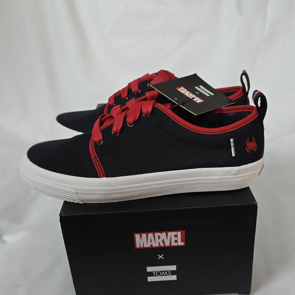 Marvel x TOMS Carlito Miles Morales Black Red Spiderman Nylon Sneakers NIB 4Y‎